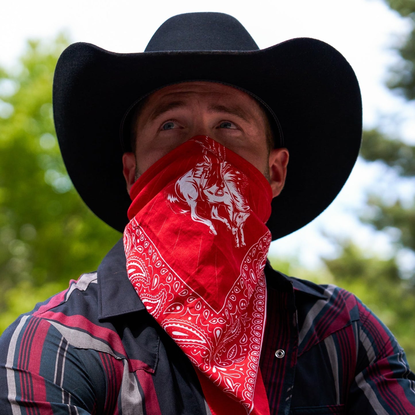 https://cdn.shopify.com/s/files/1/0613/6213/files/Rodeo-Red-Bandana-Lifestyle4.jpg?v=1758792204