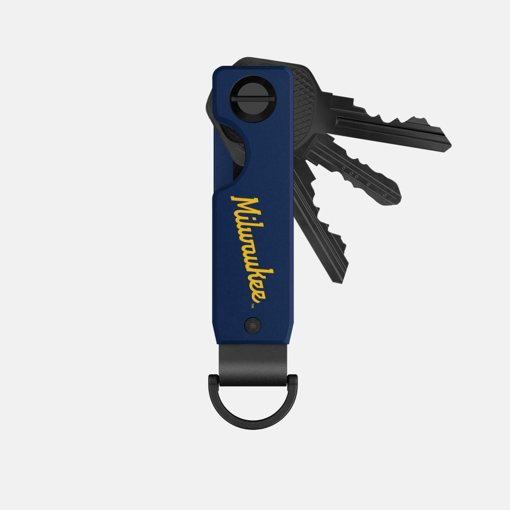 https://cdn.shopify.com/s/files/1/0613/6213/files/MilwaukeeBrewers-KeyCase-THUMBNAIL.jpg?v=1742512378